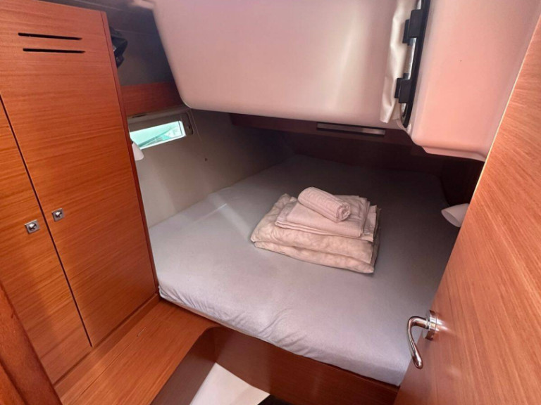 Yacht charter Alimos cheap Dufour 390 (3 cab.)