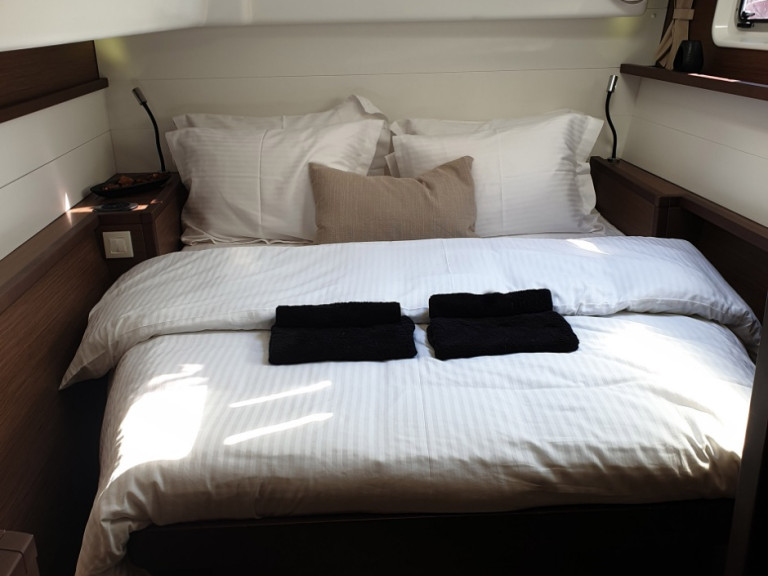 Lagoon Lagoon 450 F charter bareboat or captained in  Vlychada