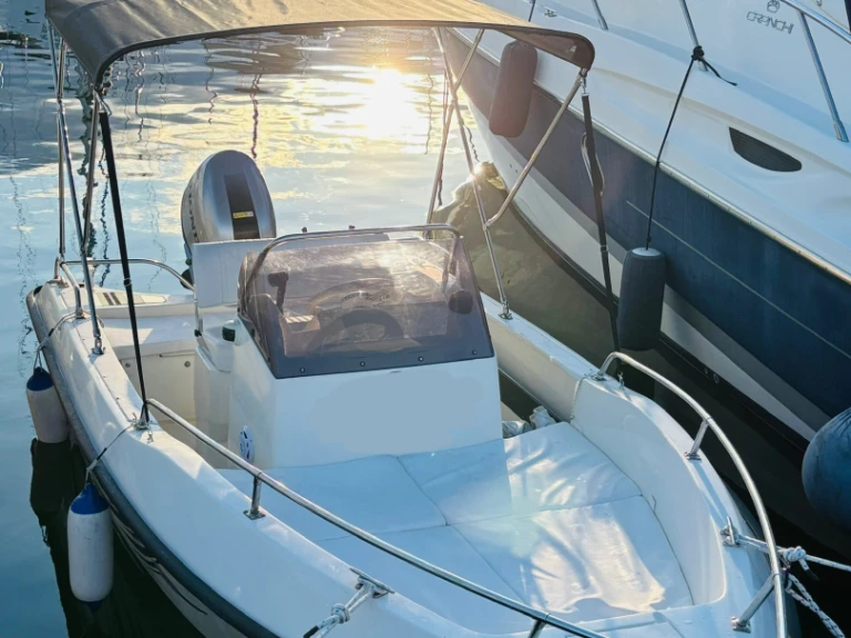 Motorboat rental in Sanremo - Molinari Molinari ontario