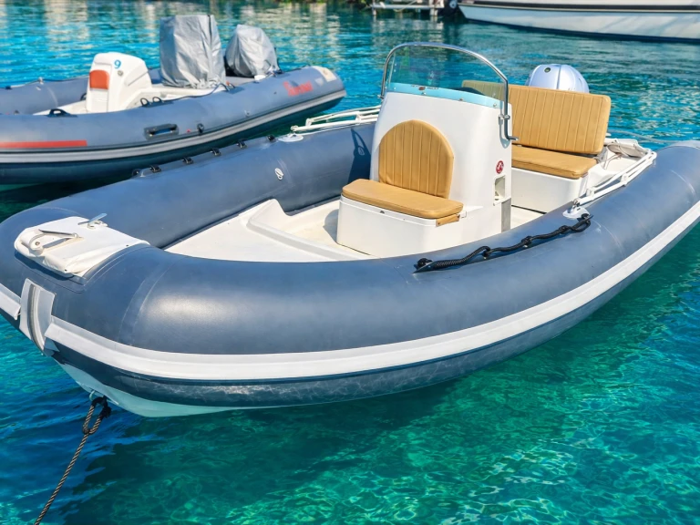 Bareboat Rental RIB Capelli with a boat licence