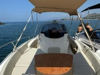 Rent a Romar Bermuda 690 Porto di Salerno