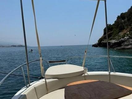 Yacht charter Porto di Salerno cheap Bermuda 690