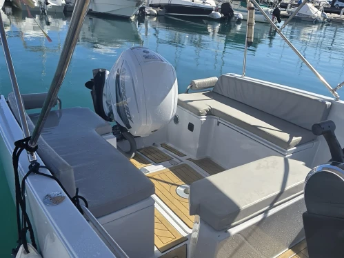Nuva Nuva M6 Open in Alicante on SamBoat