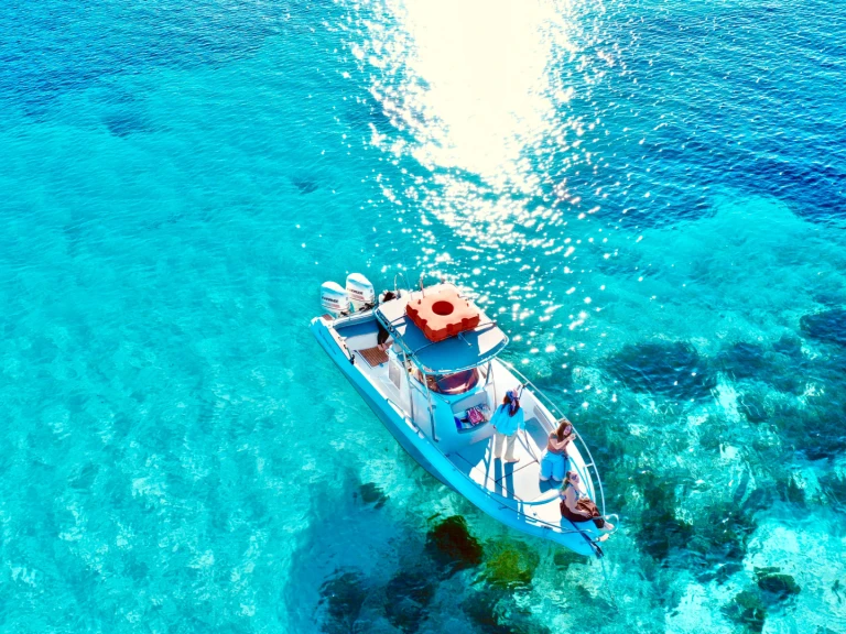 Motorboat rental with or without captain Costa Viola Il-Mellieħa