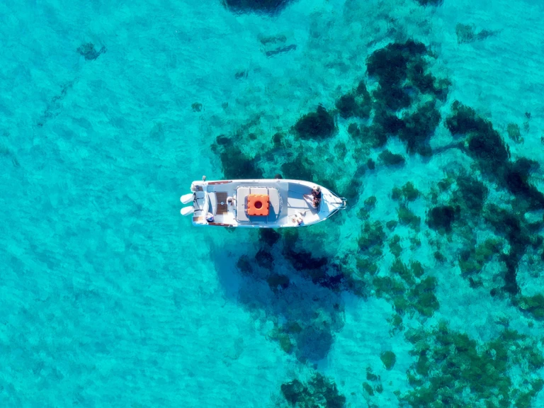 Bareboat Rental Motorboat Costa Viola with a boat licence