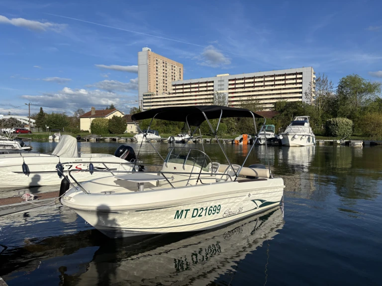 Bareboat Rental Motorboat Jeanneau with a boat licence