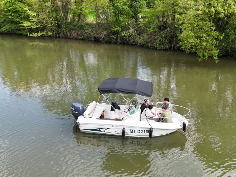 Jeanneau Cap Camarat 515 in Metz on SamBoat