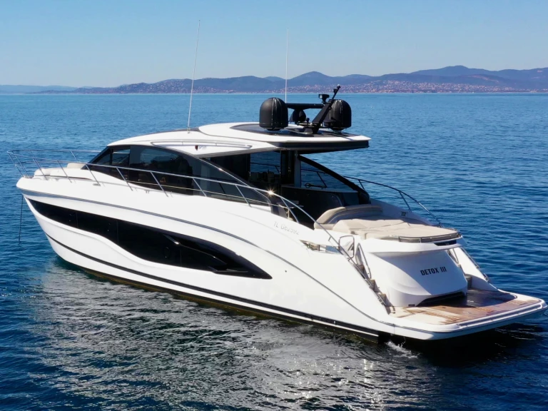 Motorboat rental in Port Fréjus - Princess Princess V55