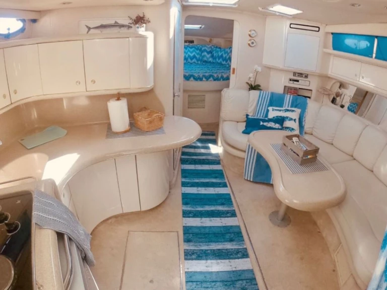 Boat rental Sea Ray Sea Ray 370 Sundancer in Marbella on Samboat