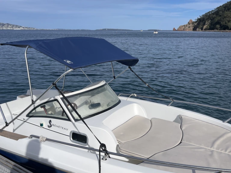 Yacht charter Mandelieu-la-Napoule cheap Ombrine 630