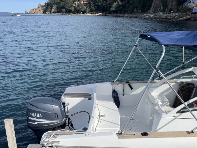 Motorboat rental in Mandelieu-la-Napoule - Bénéteau Ombrine 630