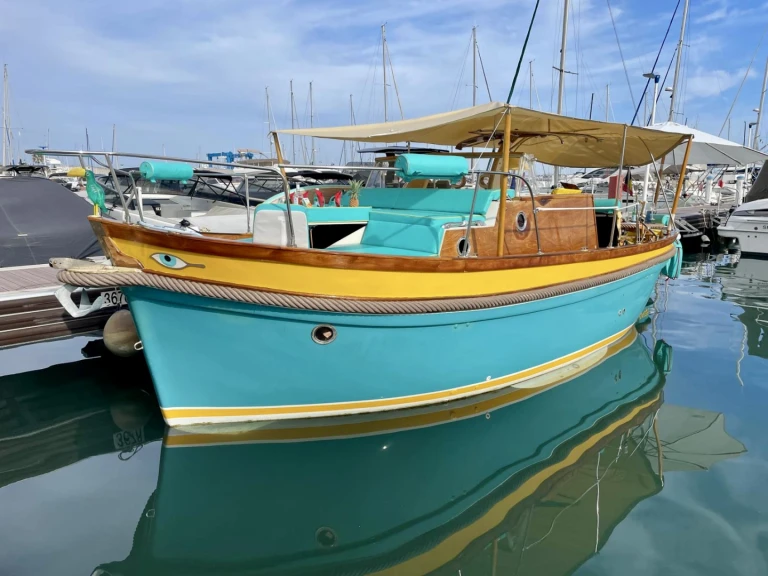 Harding Life boat  charter bareboat or captained in  Golfe-Juan