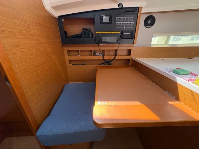 Sailboat rental in Sukošan - Jeanneau Sun Odyssey 410