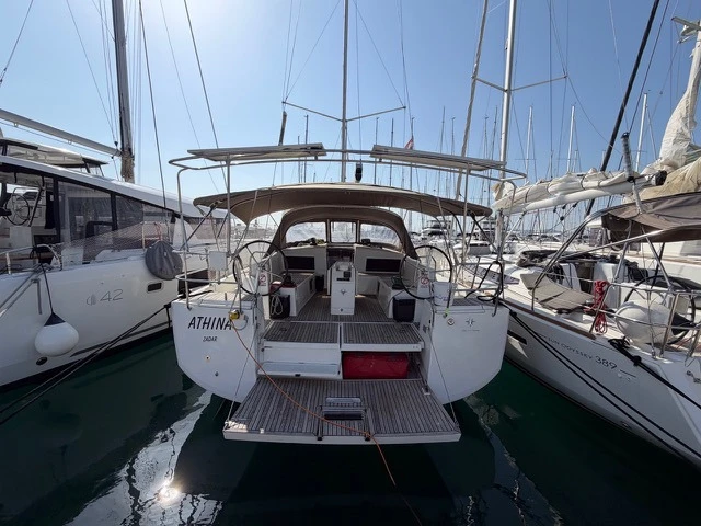 Bareboat Rental Sailboat Jeanneau with a boat licence