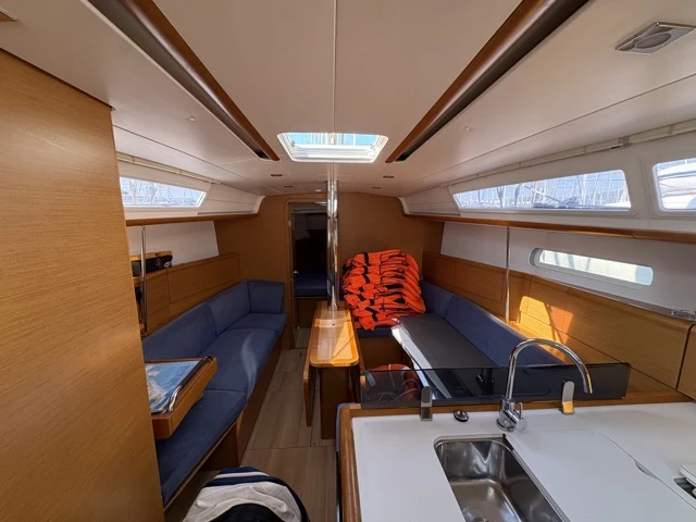 Jeanneau Sun odyssey 379 performance in Sukošan on SamBoat