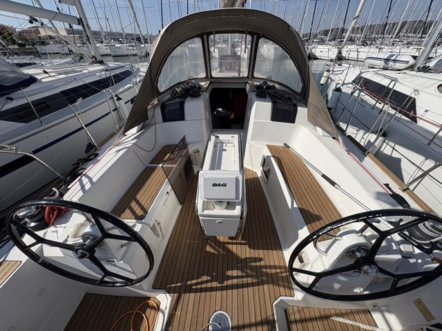 Boat rental Jeanneau Sun odyssey 379 performance in Sukošan on Samboat