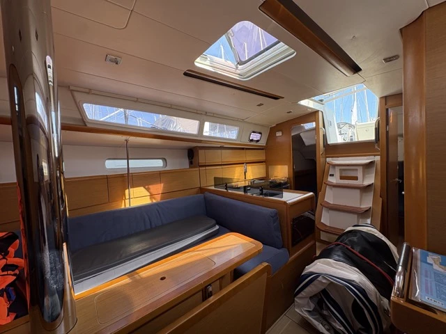 Sailboat for rent Sukošan at the best price