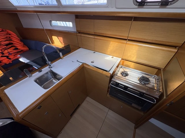 Jeanneau Sun odyssey 379 performance in Sukošan on SamBoat