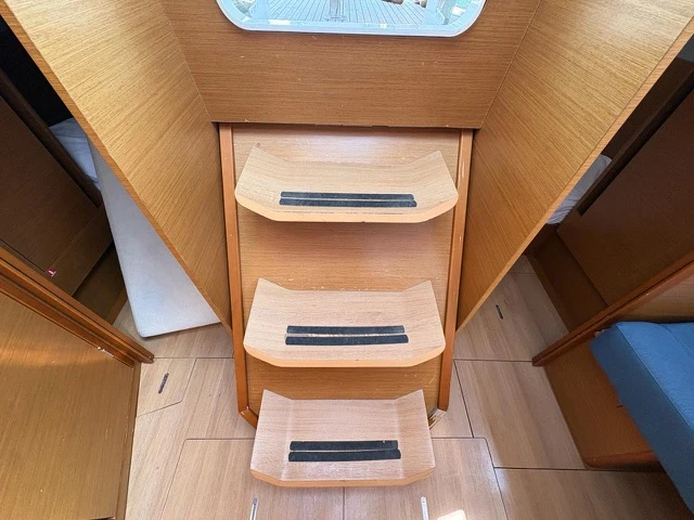 Sailboat rental with or without captain Jeanneau Sukošan