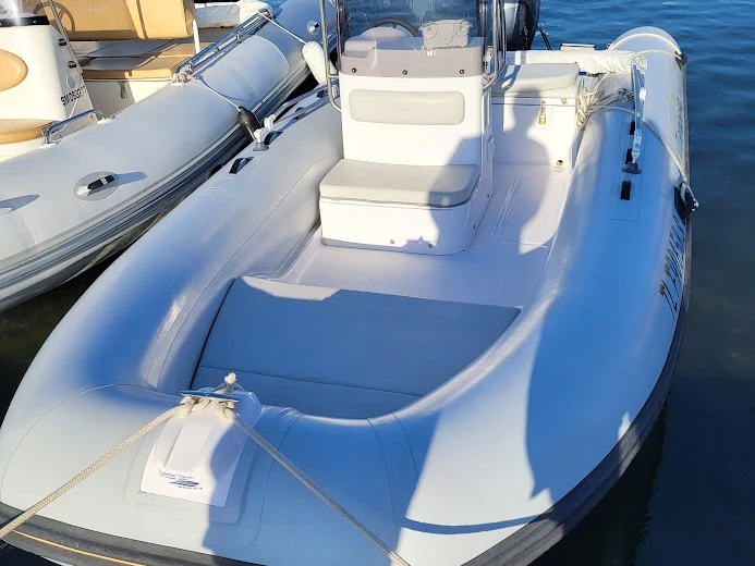 Yacht charter Six-Fours-les-Plages cheap Capelli 505 Easy