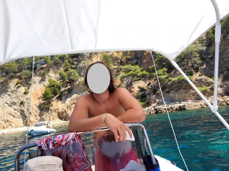 Bareboat Rental RIB Capelli with a boat licence