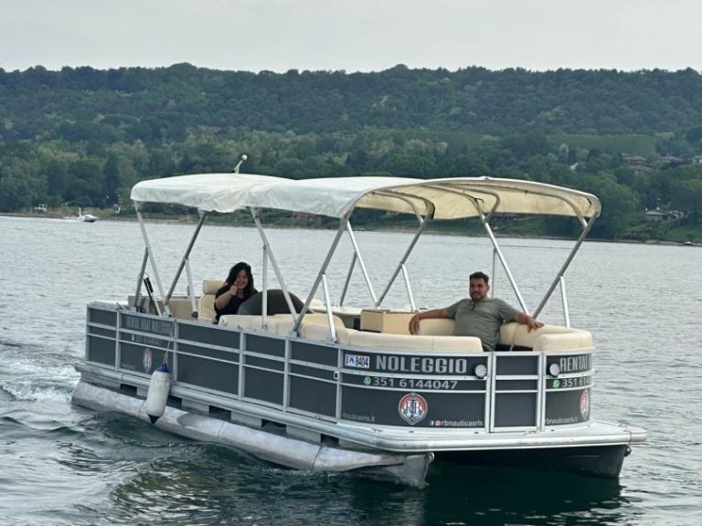 Motorboat rental with or without captain Pontoon Castelletto sopra Ticino