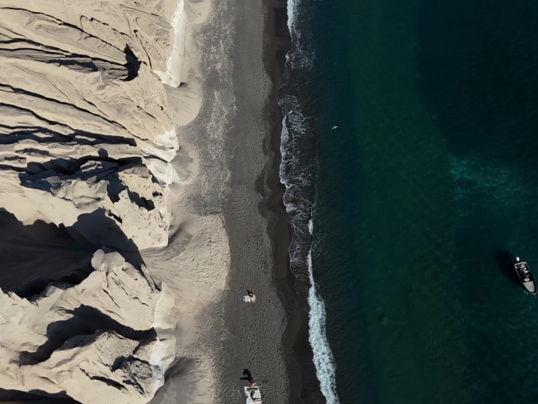 Rent a Poseidon Black Edition Agía Kiriakí