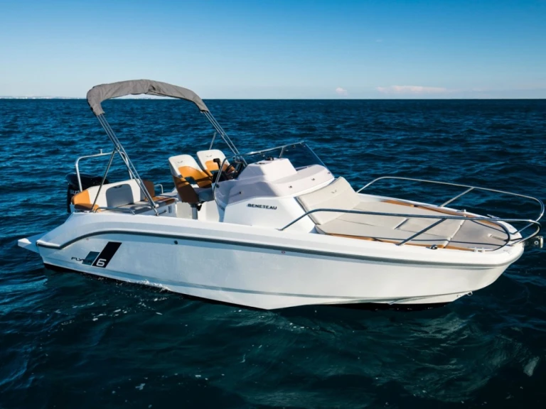 Boat rental Bénéteau Flyer 6.6 SUNdeck in Port Olímpic of Barcelona on Samboat