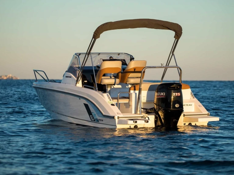 Rent a Bénéteau Flyer 6.6 SUNdeck Port de Barcelona