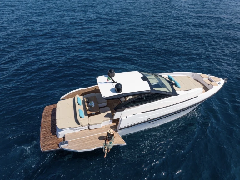 Boat rental Ryo Le mans in Naples on Samboat