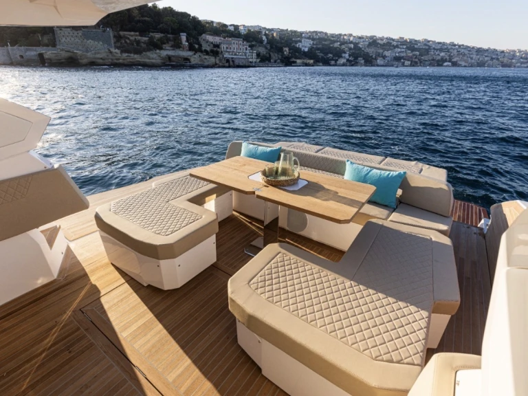 Motorboat for rent Naples at the best price