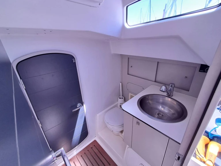 Sailboat for rent La Trinité-sur-Mer at the best price