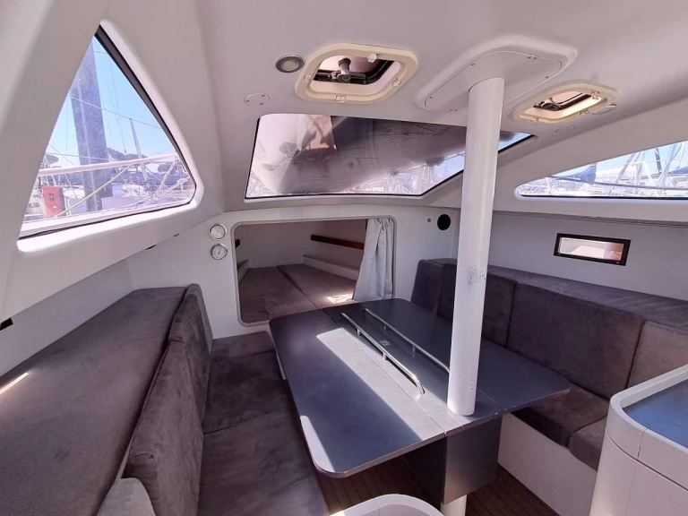 RM RM 1060 charter bareboat or captained in  La Trinité-sur-Mer