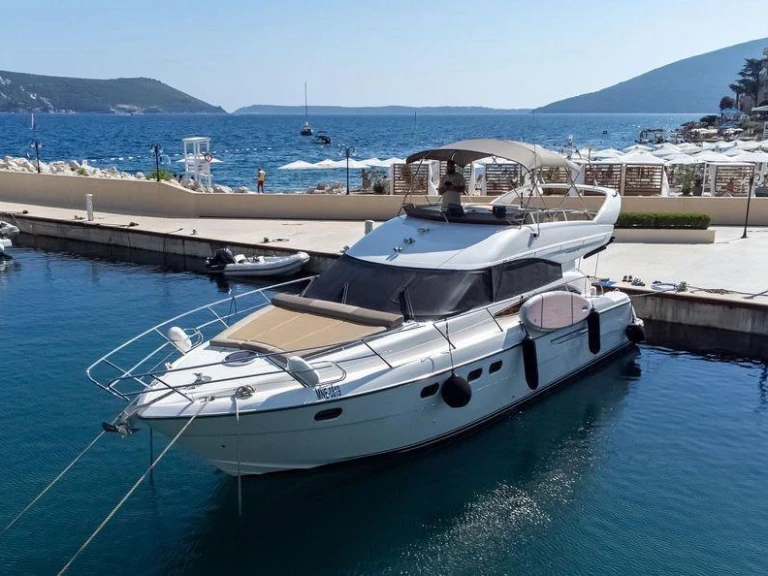 Motorboat rental in Tivat - Princess Princess 50 Fly