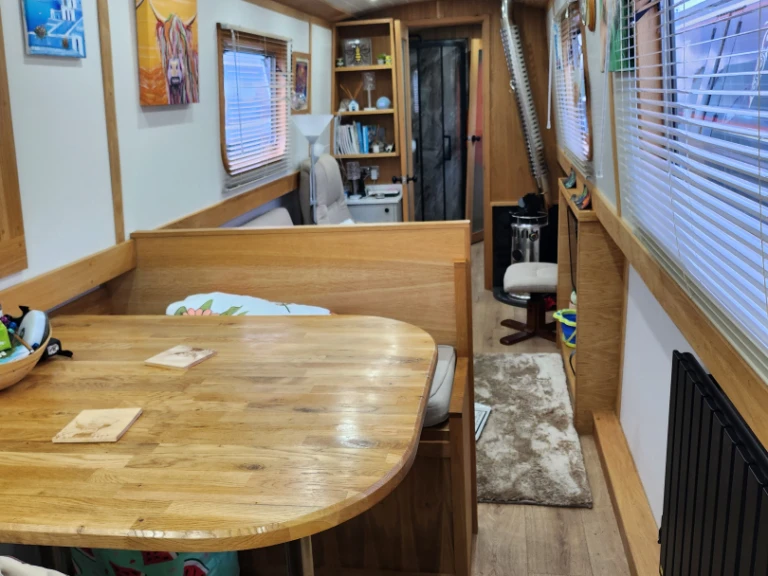 Houseboat for rent Adlington at the best price