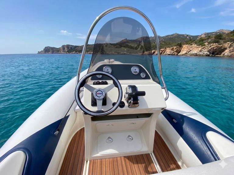 Valiant V 650 Cruiser in Carnon-Plage on SamBoat