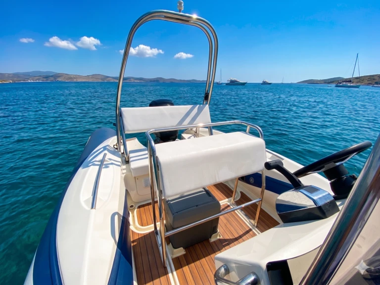 Yacht charter Carnon-Plage cheap V 650 Cruiser