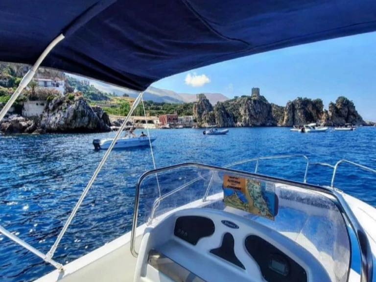 Motorboat rental with or without captain tancredi Castellammare del Golfo