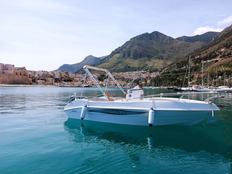 Yacht charter Castellammare del Golfo cheap Prestige 19