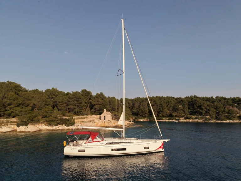 Bareboat Rental Sailboat Bénéteau with a boat licence