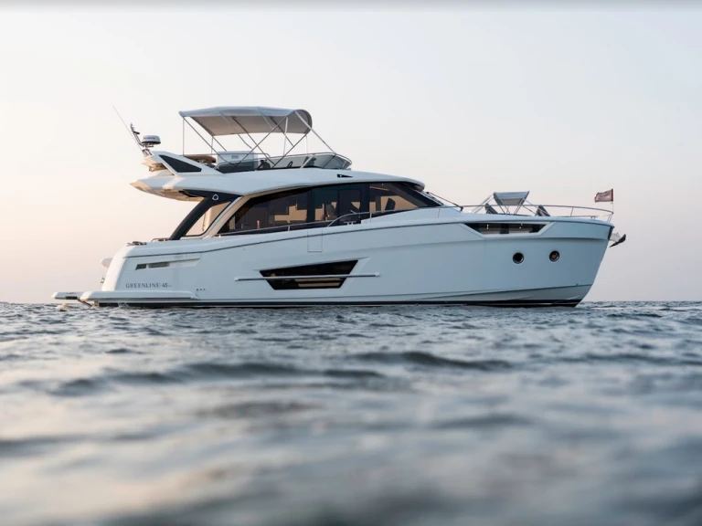 Boat rental Greenline Greenline 45 Fly in Saint-Raphaël on Samboat