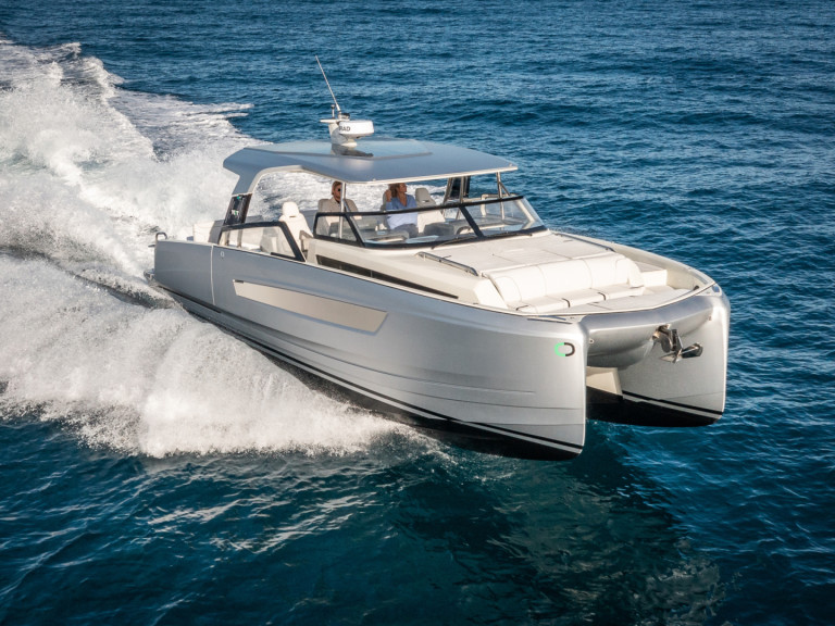 Catamaran for rent Saint-Raphaël at the best price