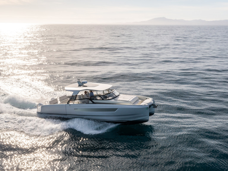 YOT YOT 36 in Saint-Raphaël on SamBoat