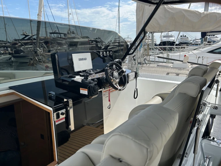 Yacht charter Antibes cheap D42