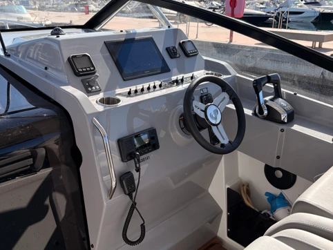 Bareboat Rental Luxury Yacht Bénéteau with a boat licence