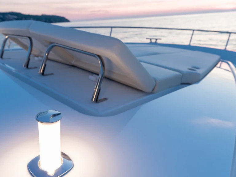 Greenline Greenline 45 Fly charter bareboat or captained in  Saint-Raphaël