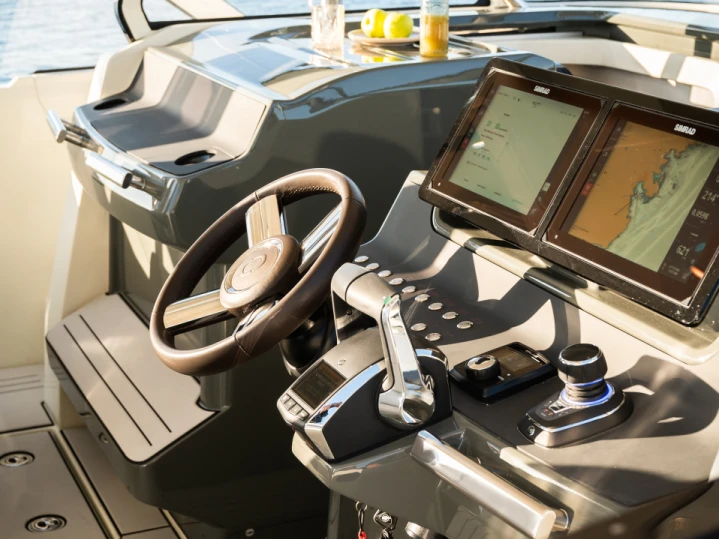 Rent a YOT YOT 36 Saint-Raphaël