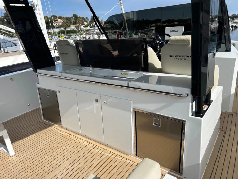 Luxury Yacht rental in Antibes - De Antonio D42