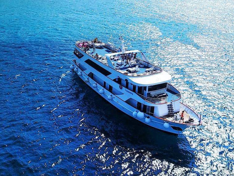 Sailboat for rent Trogir at the best price