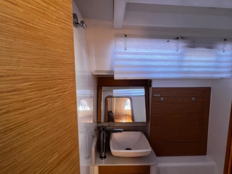 Sailboat rental with or without captain Dufour Sývota